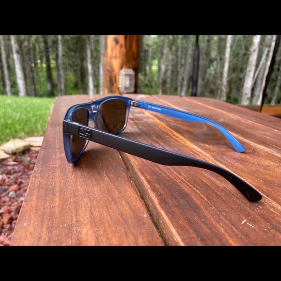 Skeleton Optics KNOX #004 TwoTone NP Black/Blue - Picture 4 of 4